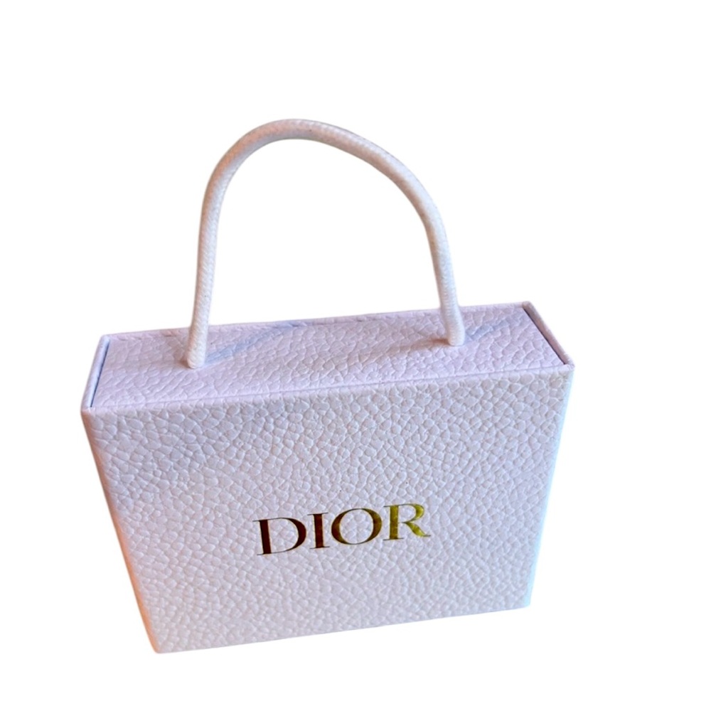 Dior empty Pebble Texture White Empty Gift
Box With Gold Lettering